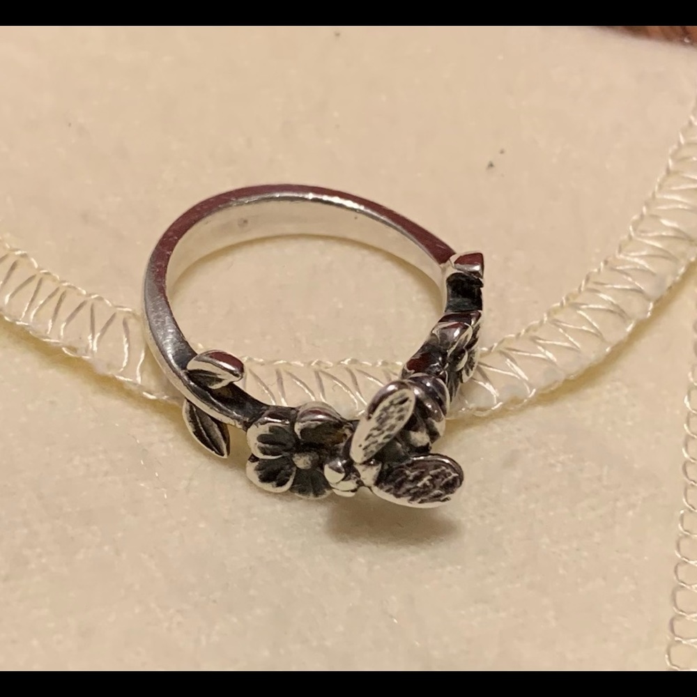 James Avery bee ring